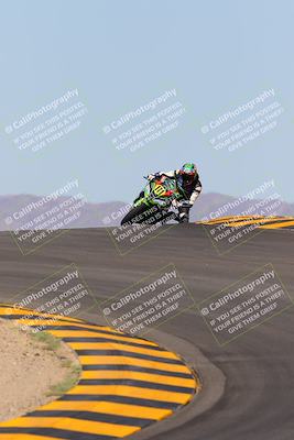 media/Oct-09-2022-SoCal Trackdays (Sun) [[95640aeeb6]]/Turns 9 and 10 (1050am)/